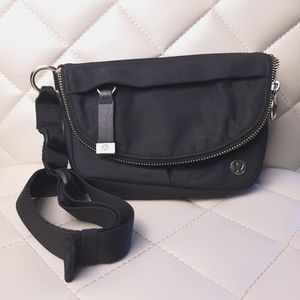 Lululemon Black Night Festival Bag Micro
